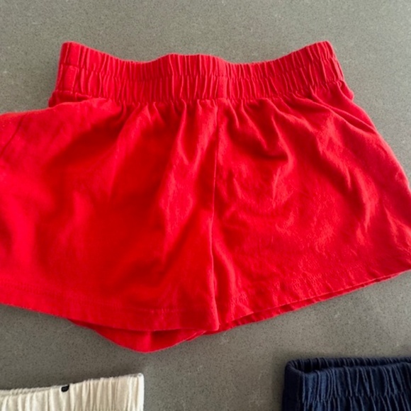 Three pairs H&M 2-4 years Girl Shorts-2 never worn Red, Navy, Polka Dot - Picture 4 of 6